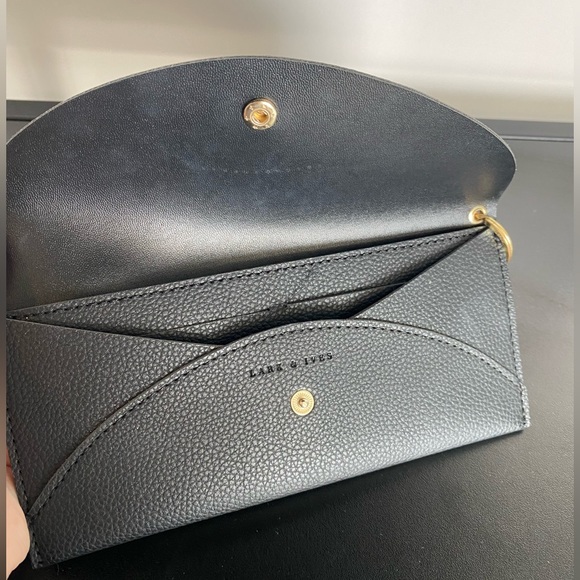 Lark & Ives - Envelope Cross Body Bag (Black and Mulberry) with Strap - Picture 4 of 9